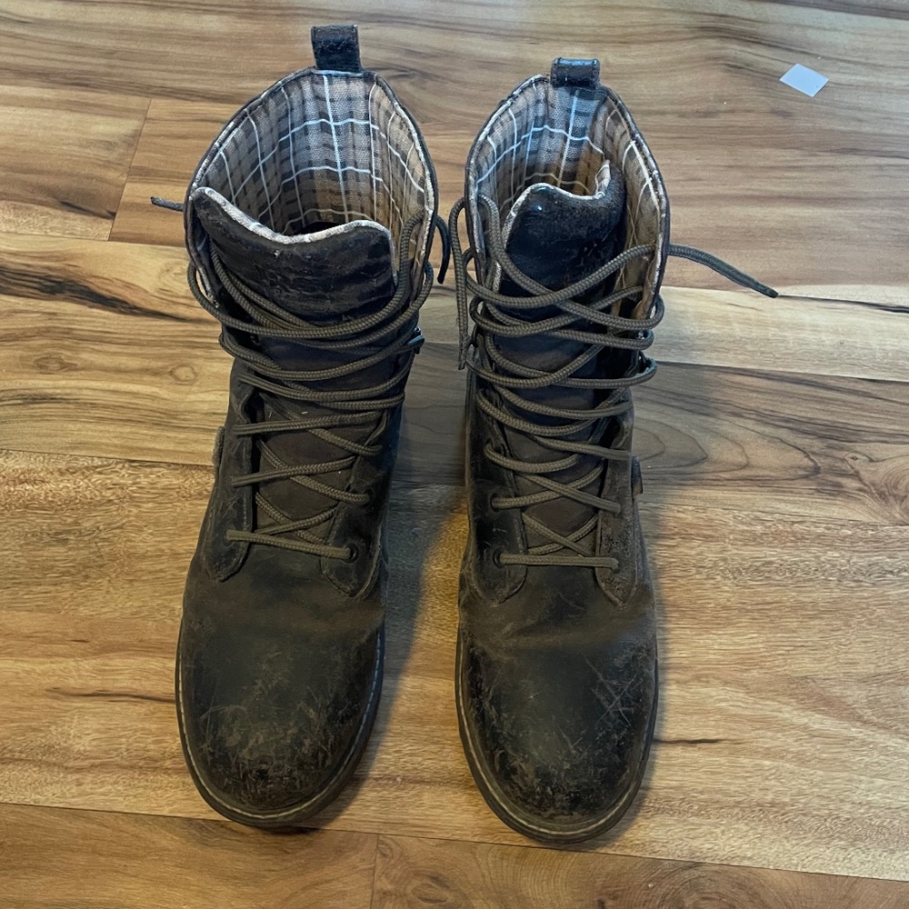 Women’s Timberland insulated safety toe boots